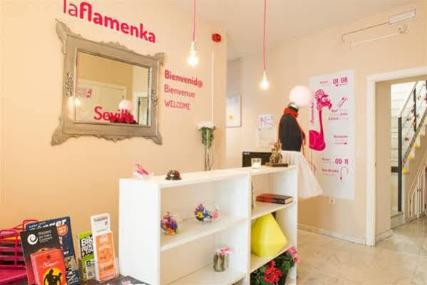 La Flamenka Hostel Севілья Екстер'єр фото